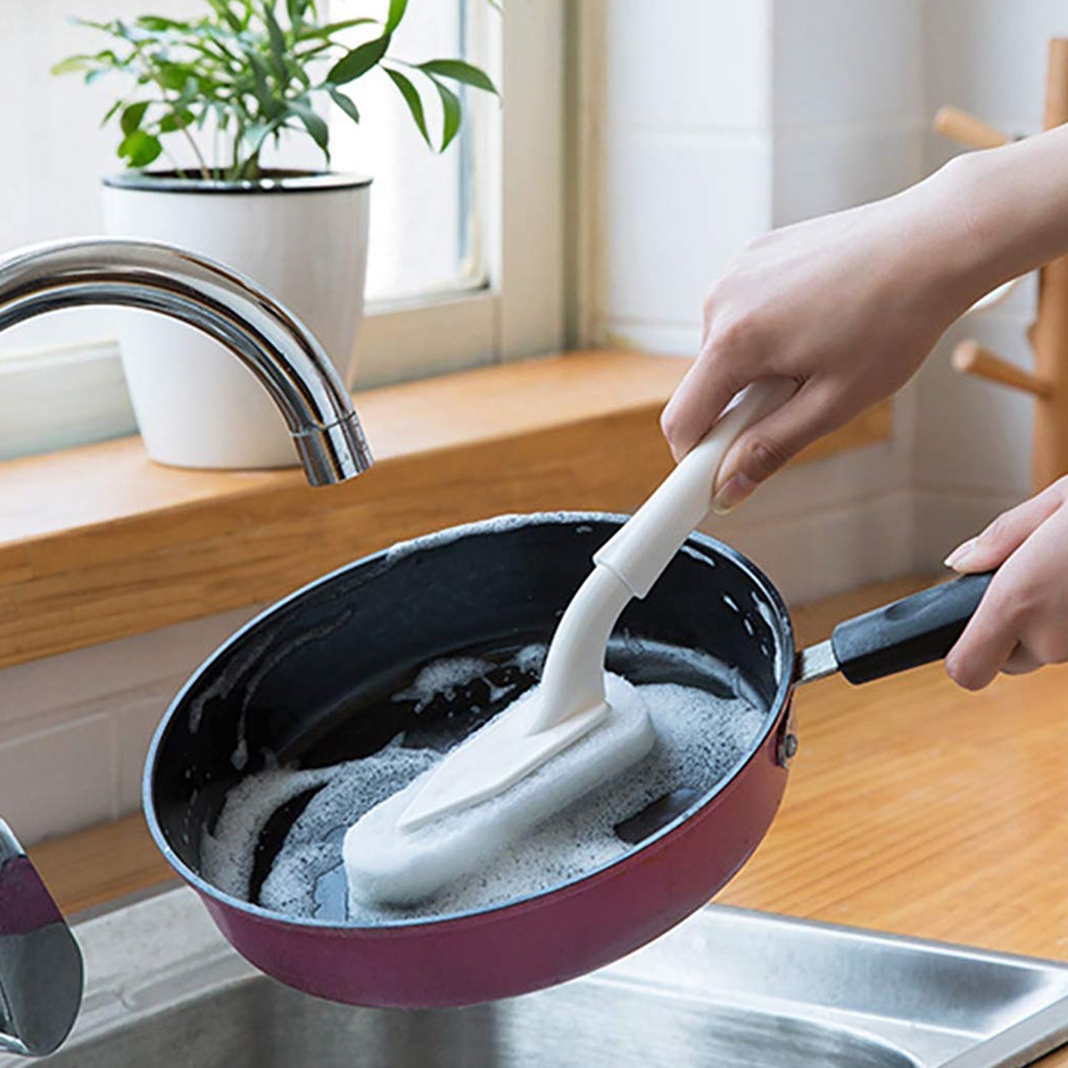 4111 Cleaning Brush Creative Triangle Kitchen Brush Bathroom Cleaning Tool Cleaning Brush 4111 Cleaning Brush Creative Triangle Kitchen Brush Bathroom Cleaning Tool Cleaning Brush